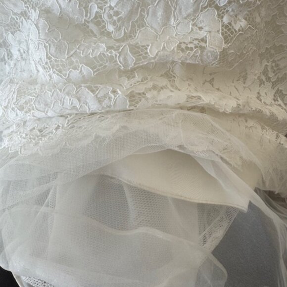Couture Lace & Crystal Embellished Wedding Dress Women's Sz. 12 - Picture 13 of 16